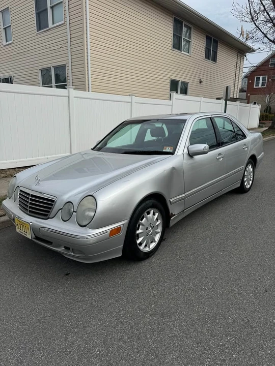 2000 Mercedes-Benz E-Class - Image 4 of 5