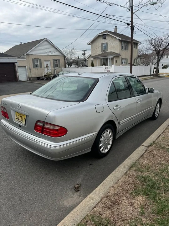 2000 Mercedes-Benz E-Class - Image 2 of 5