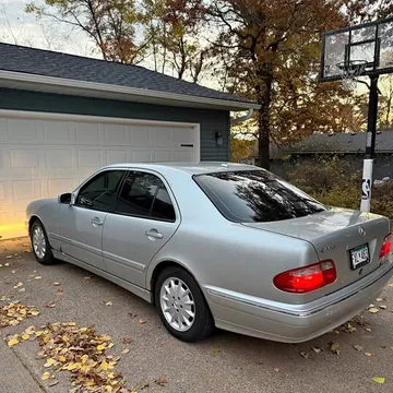2000 Mercedes-Benz E-Class E 320 Sedan 4D