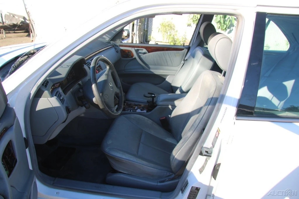 2000 Mercedes-Benz W210 E-Class - Image 13 of 21