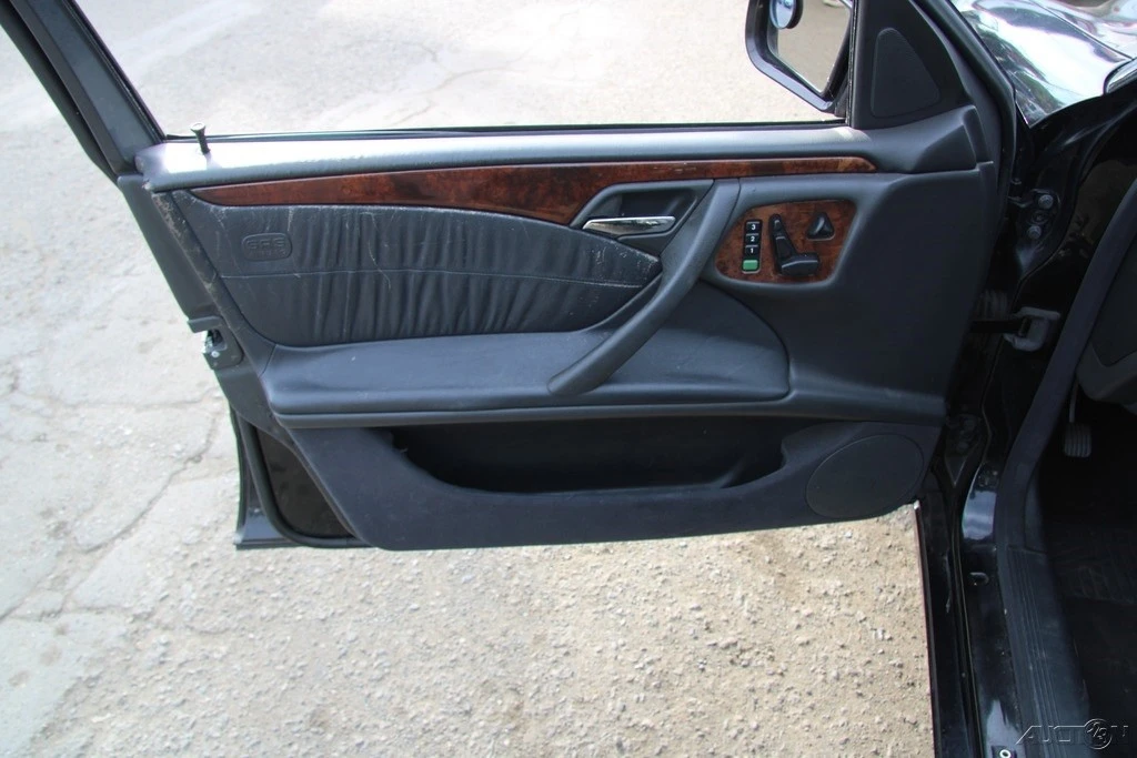 2000 Mercedes-Benz W210 E-Class - Image 12 of 21