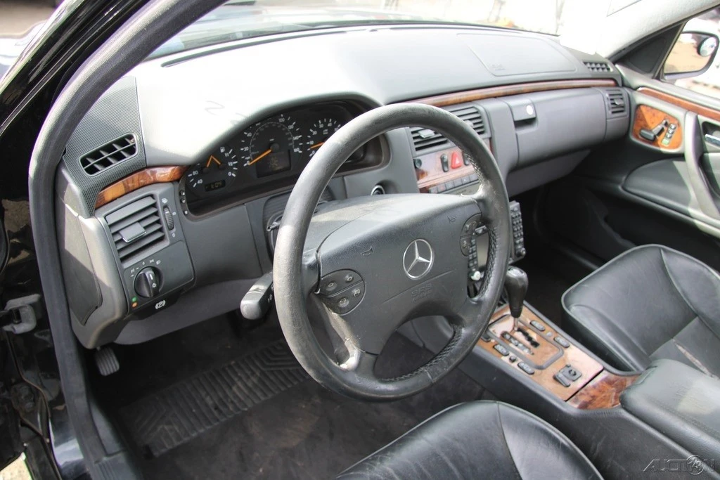 2000 Mercedes-Benz W210 E-Class - Image 14 of 21