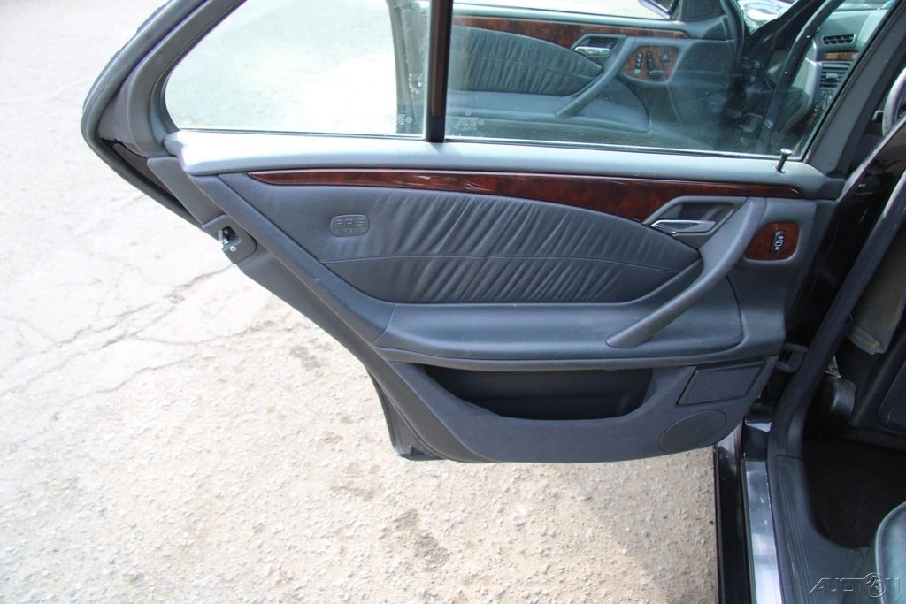 2000 Mercedes-Benz W210 E-Class - Image 19 of 21