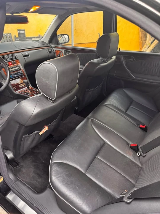 2000 Mercedes-Benz W210 E-Class - Image 2 of 5