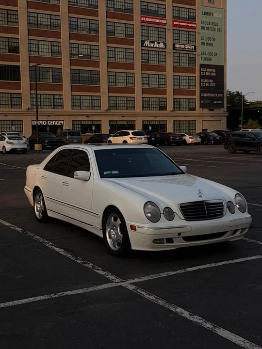 2000 Mercedes-Benz W210 E-Class - Image 2 of 11