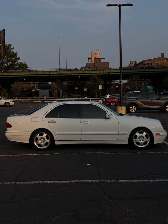 2000 Mercedes-Benz W210 E-Class - Image 3 of 11