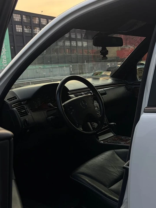 2000 Mercedes-Benz W210 E-Class - Image 11 of 11