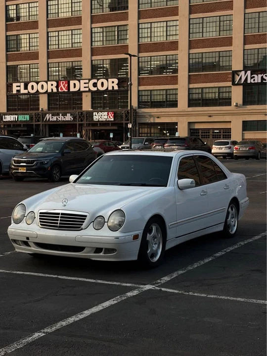 2000 Mercedes-Benz W210 E-Class - Image 8 of 11