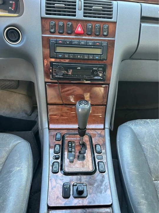 2000 Mercedes-Benz W210 E-Class - Image 8 of 10