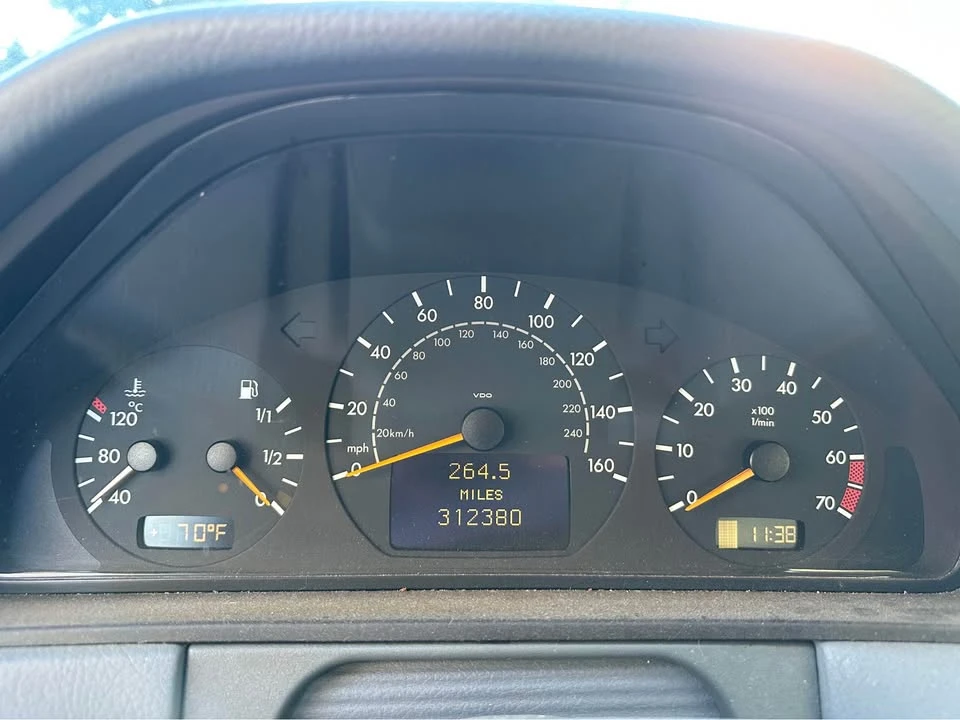 2000 Mercedes-Benz W210 E-Class - Image 7 of 10