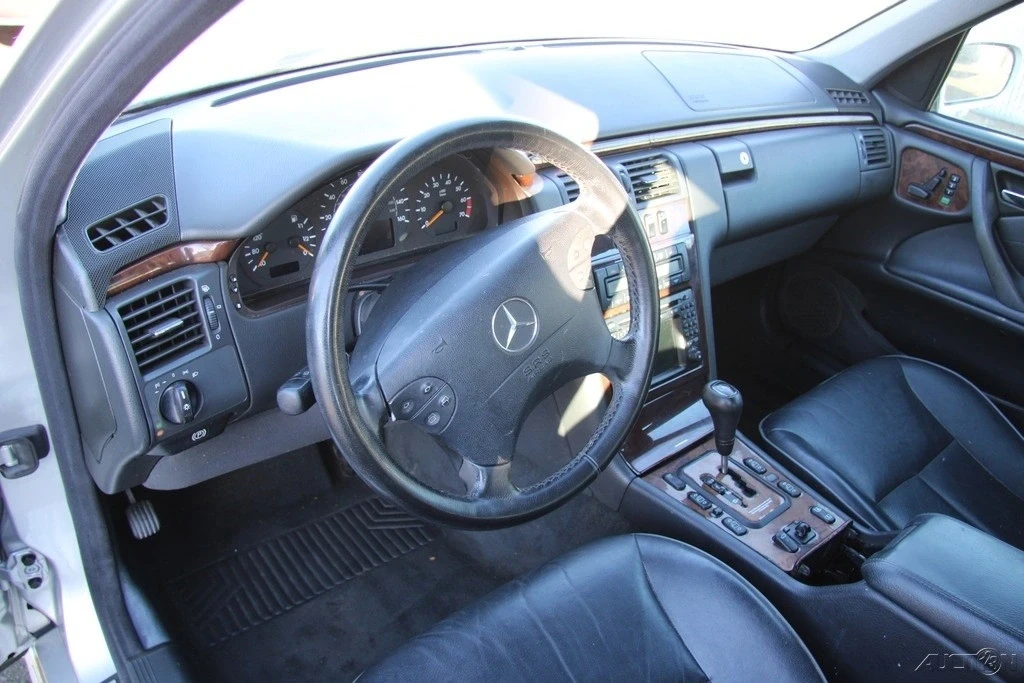 2000 Mercedes-Benz W210 E-Class - Image 14 of 21