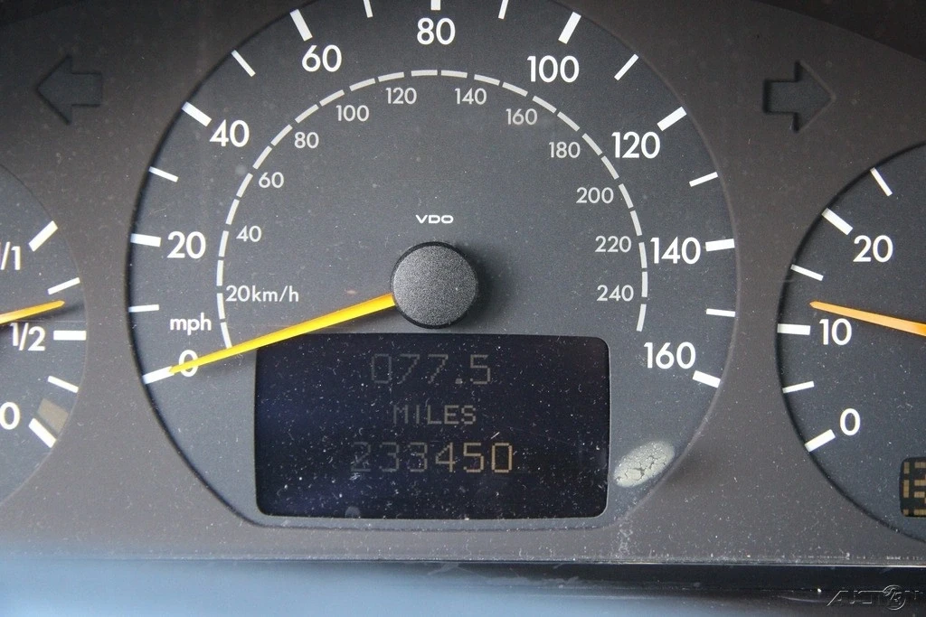 2000 Mercedes-Benz W210 E-Class - Image 16 of 21