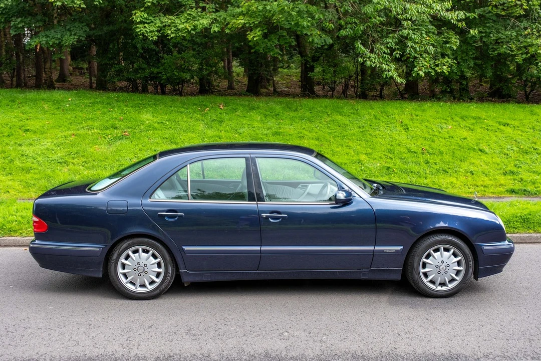 2000 Mercedes-Benz W210 E-Class - Image 6 of 30