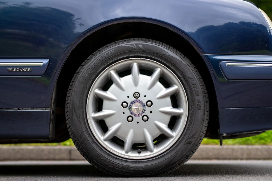 2000 Mercedes-Benz W210 E-Class - Image 28 of 30