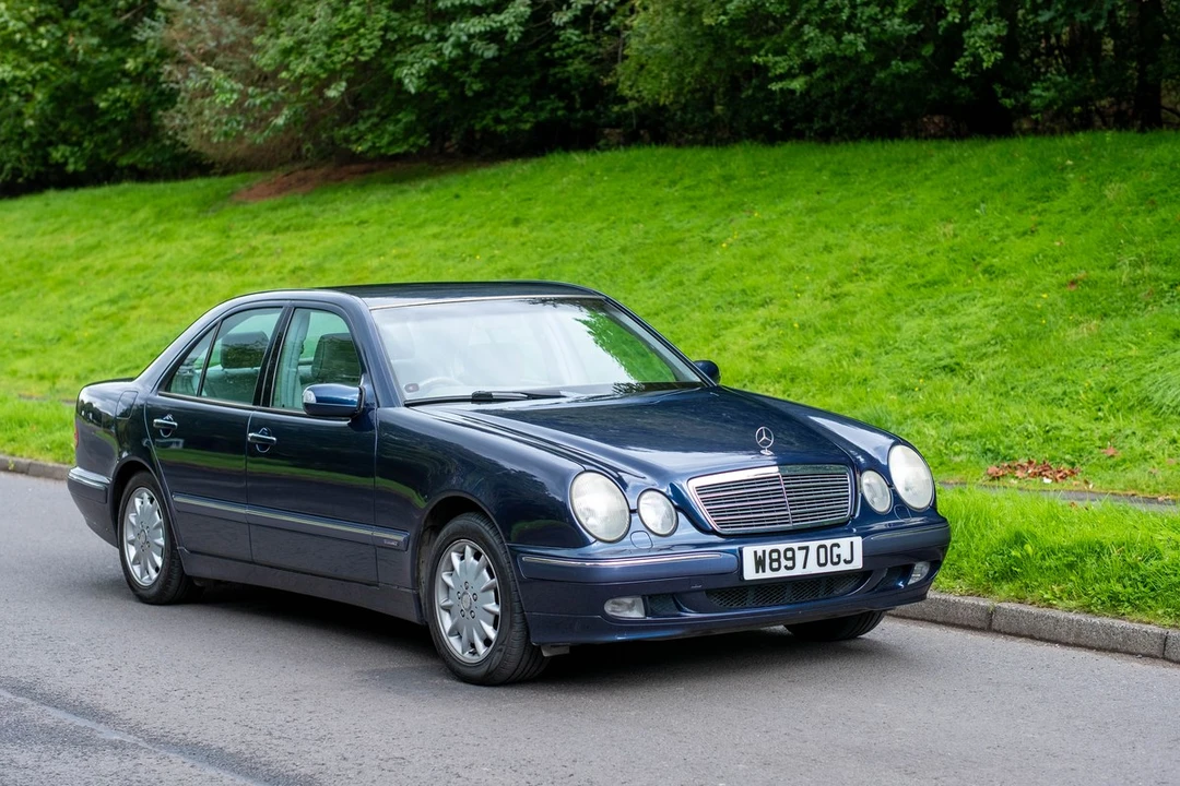 2000 Mercedes-Benz W210 E-Class - Image 2 of 30