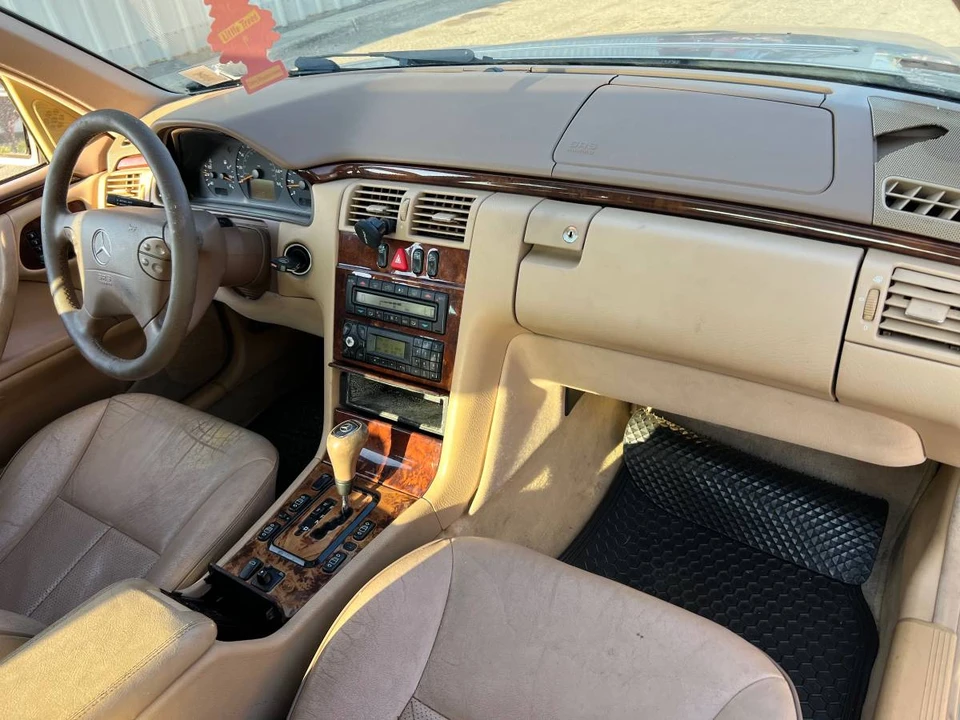 2000 Mercedes-Benz W210 E-Class - Image 17 of 19