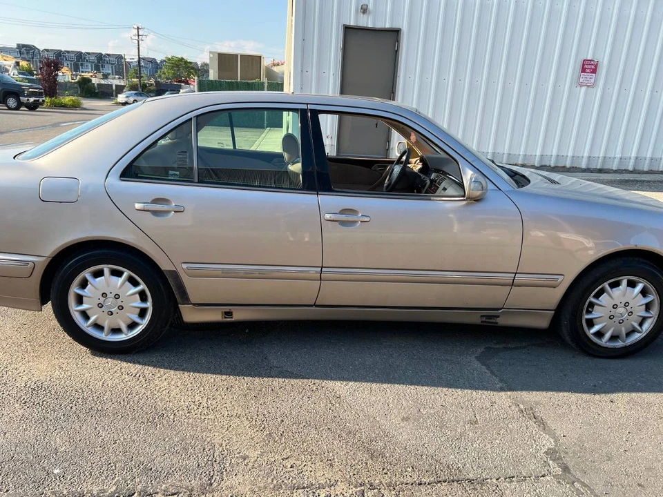 2000 Mercedes-Benz W210 E-Class - Image 4 of 19