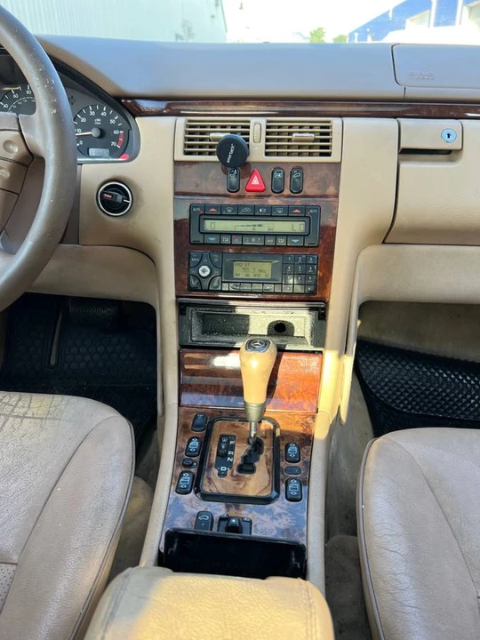 2000 Mercedes-Benz W210 E-Class - Image 17 of 20