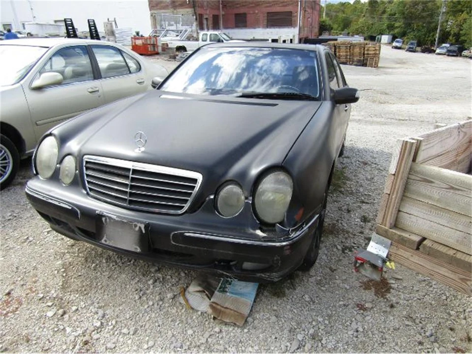 2000 Mercedes-Benz W210 E-Class - Image 2 of 3