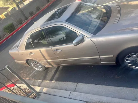 2000 Mercedes-Benz E320
