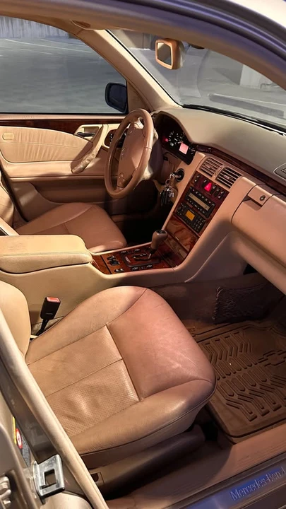2000 Mercedes-Benz W210 E-Class - Image 7 of 11