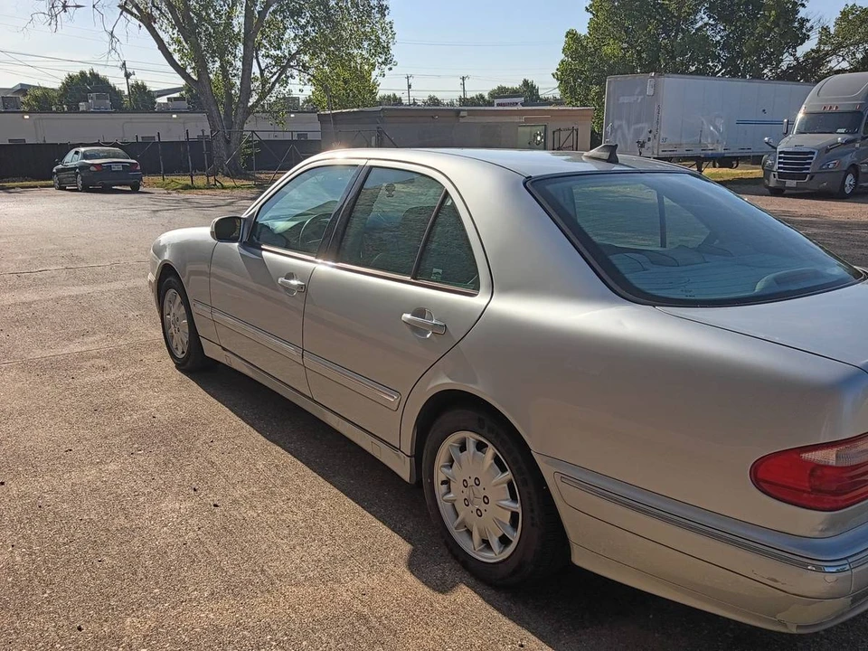 2000 Mercedes-Benz W210 E-Class - Image 3 of 4