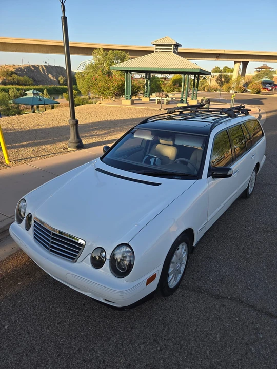 2000 Mercedes-Benz W210 E-Class - Image 2 of 31
