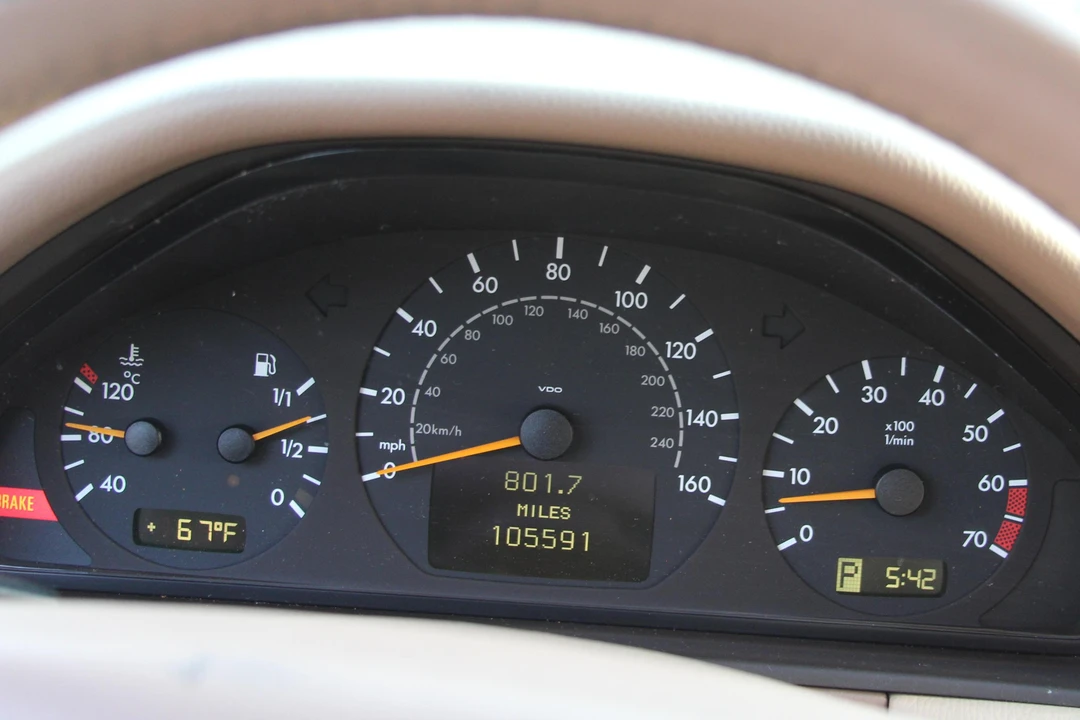 2000 Mercedes-Benz W210 E-Class - Image 28 of 31