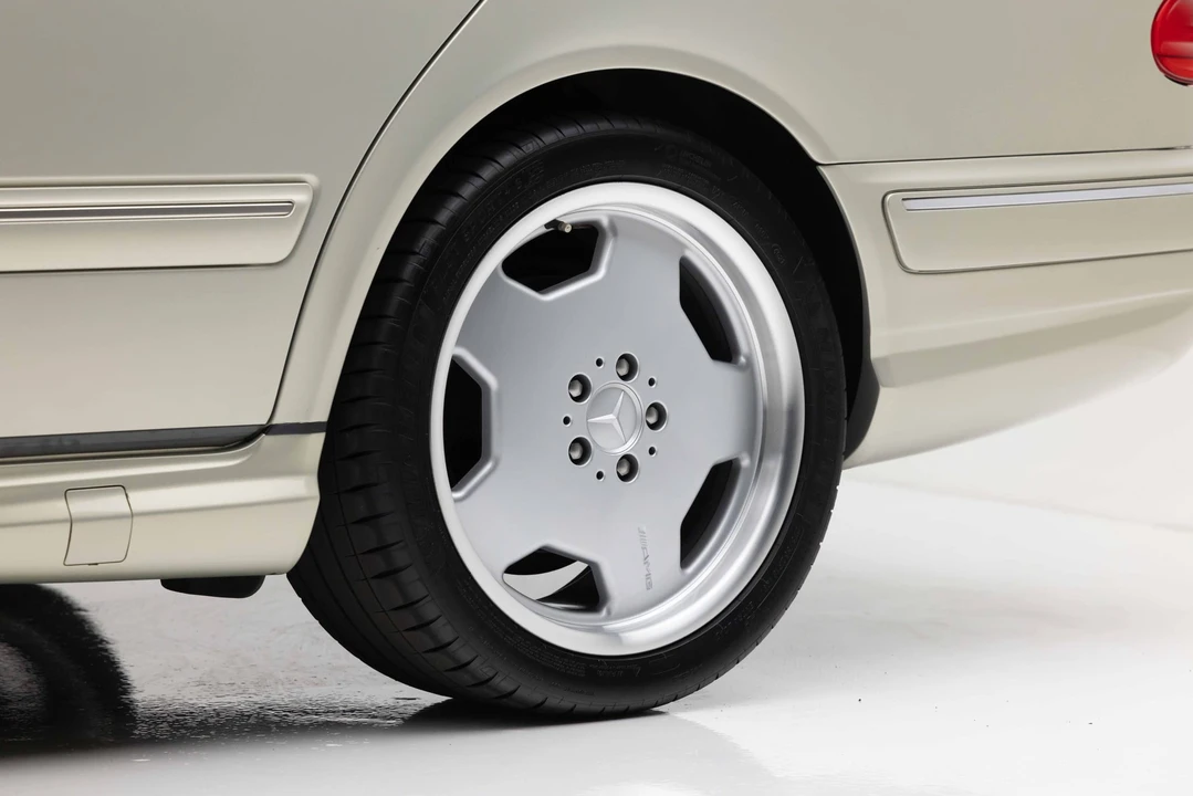 2000 Mercedes-Benz W210 E 36 & E 50 & E 55 & E 60 AMG - Image 30 of 31