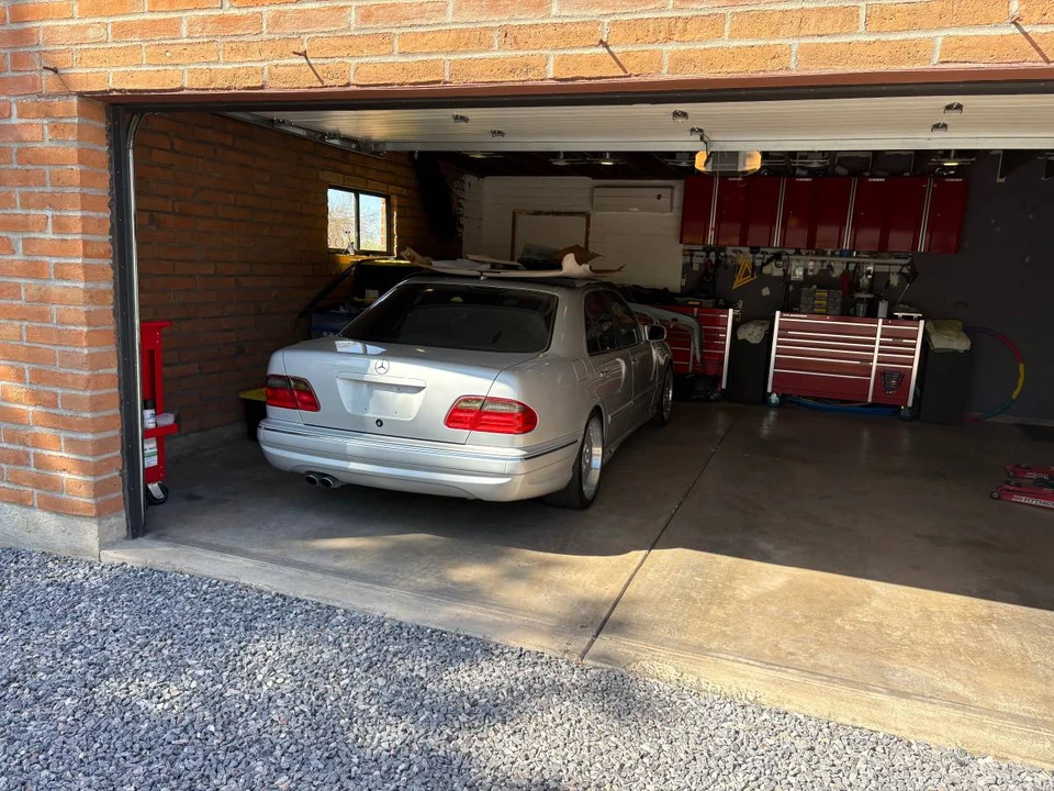2000 Mercedes-Benz W210 E 36 & E 50 & E 55 & E 60 AMG - Image 3 of 3