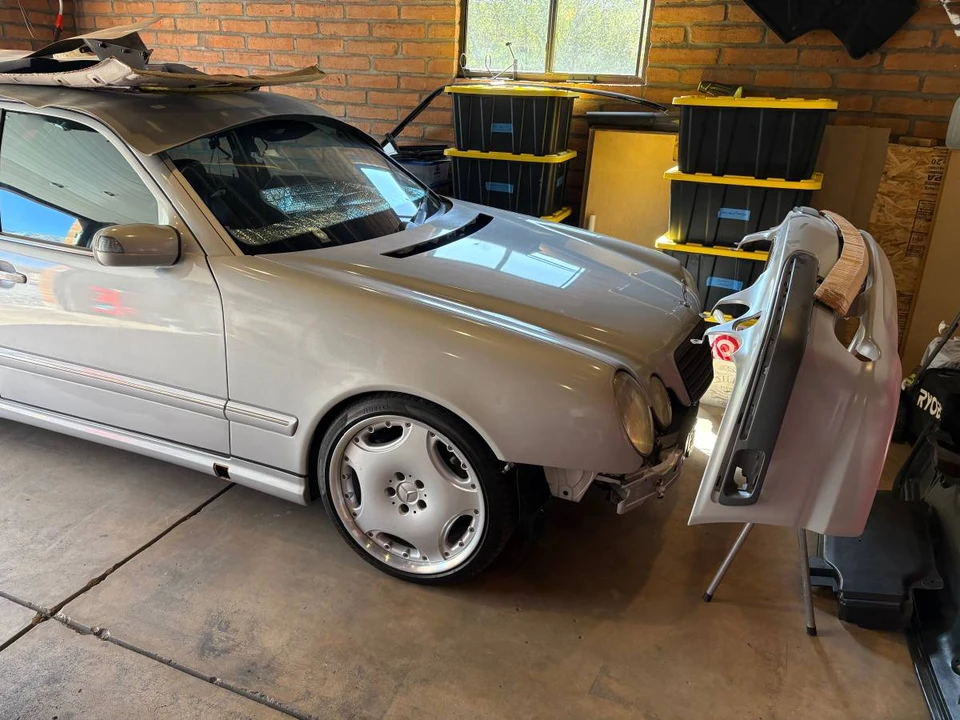 2000 Mercedes-Benz W210 E 36 & E 50 & E 55 & E 60 AMG - Image 2 of 3