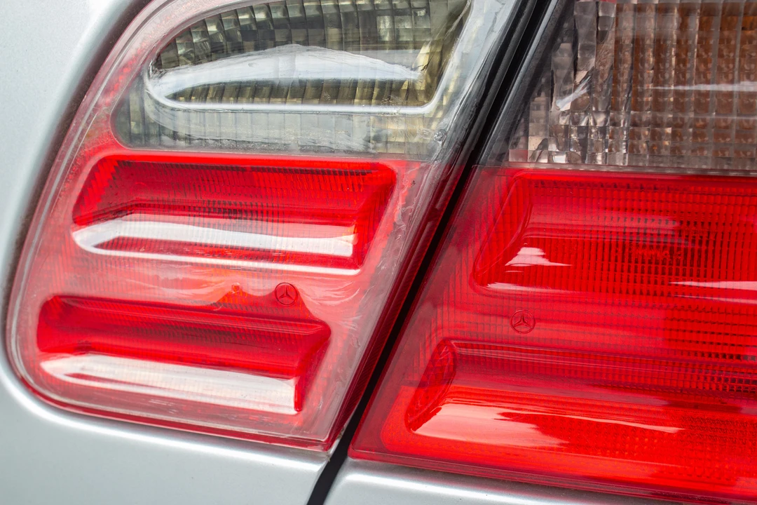 2000 Mercedes-Benz W210 E 36 & E 50 & E 55 & E 60 AMG - Image 25 of 31