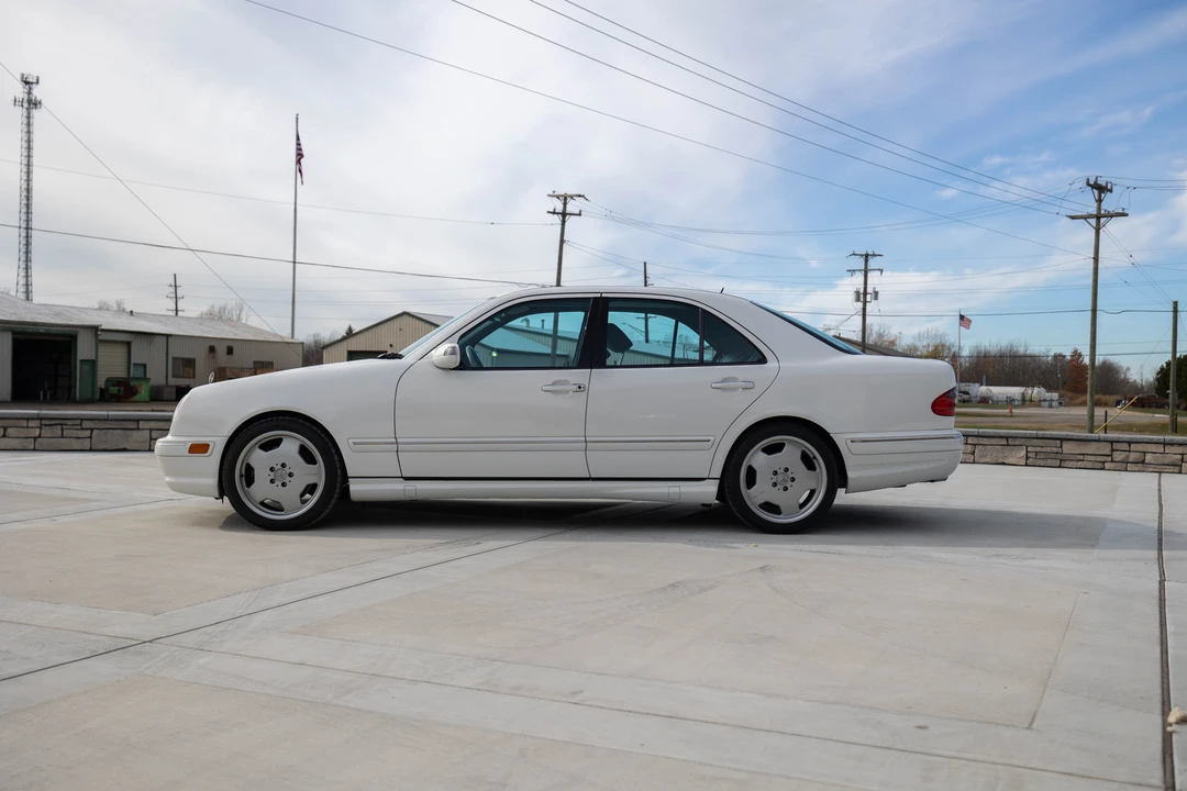 2000 Mercedes-Benz W210 E 36 & E 50 & E 55 & E 60 AMG - Image 11 of 31