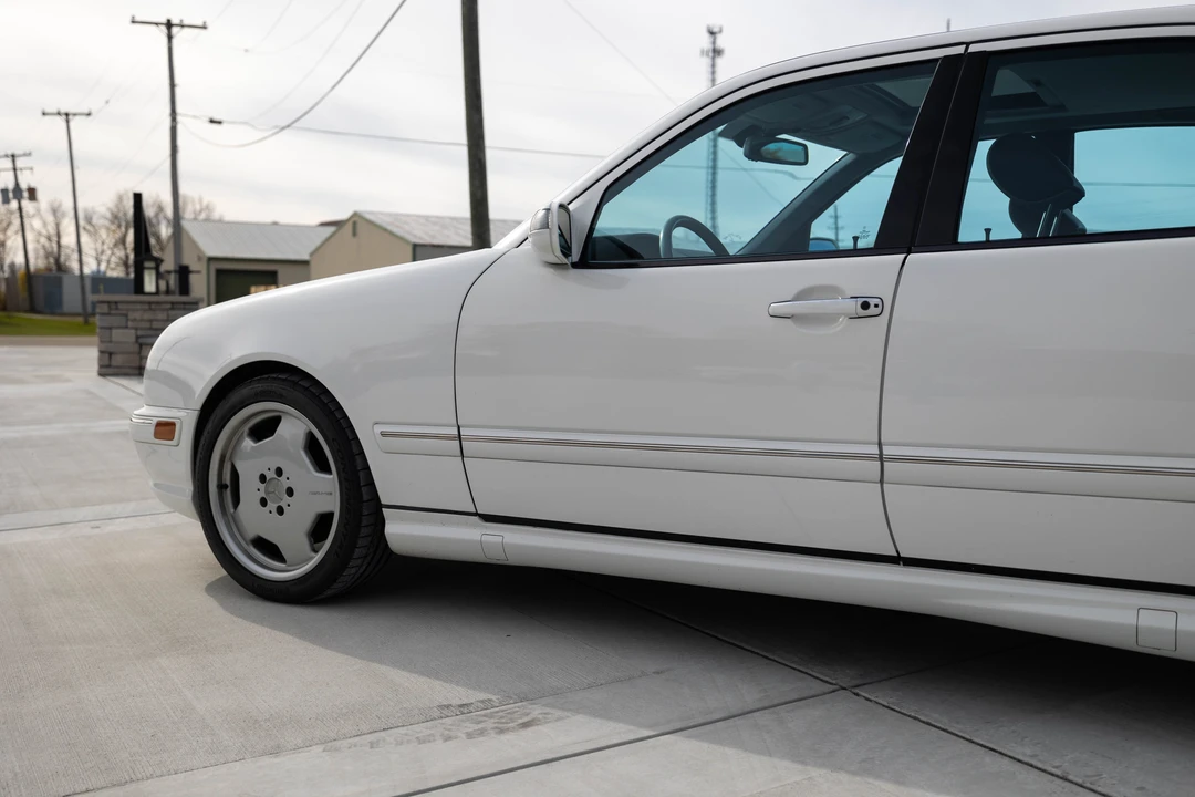2000 Mercedes-Benz W210 E 36 & E 50 & E 55 & E 60 AMG - Image 10 of 31
