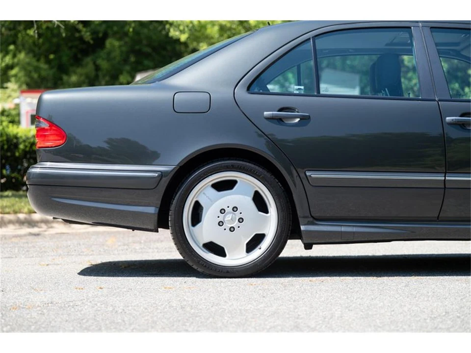 2000 Mercedes-Benz W210 E 36 & E 50 & E 55 & E 60 AMG - Image 10 of 31