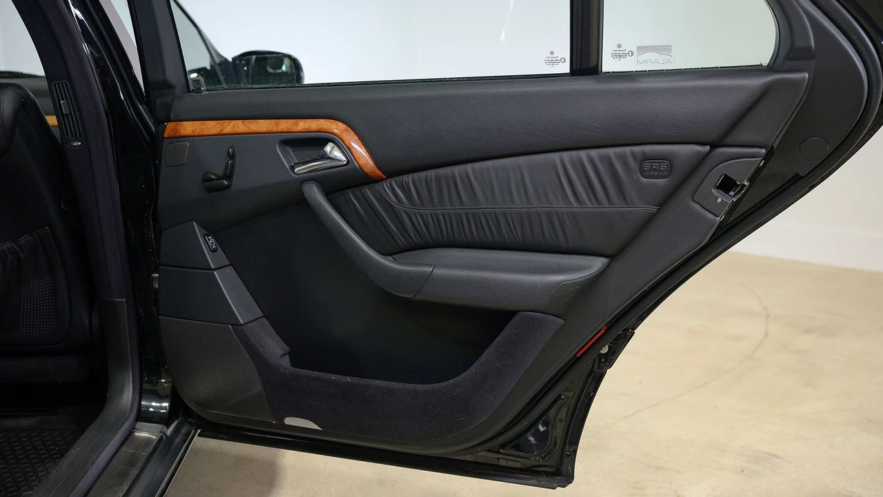 2000 Mercedes-Benz W220 S-Class - Image 26 of 31