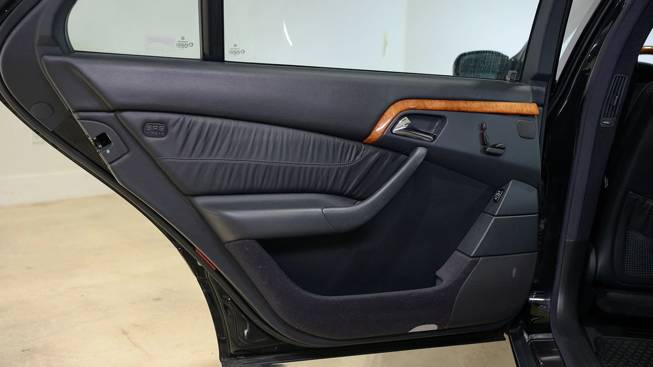 2000 Mercedes-Benz W220 S-Class - Image 24 of 31