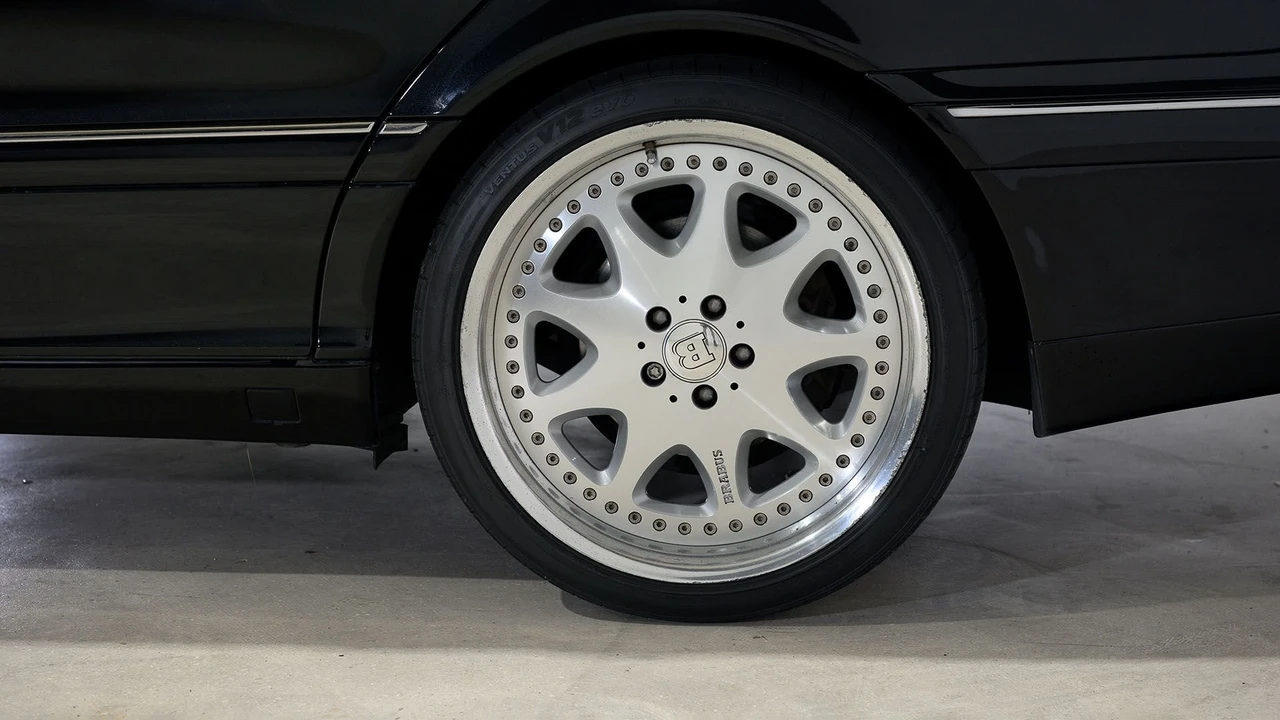 2000 Mercedes-Benz W220 S-Class - Image 17 of 31