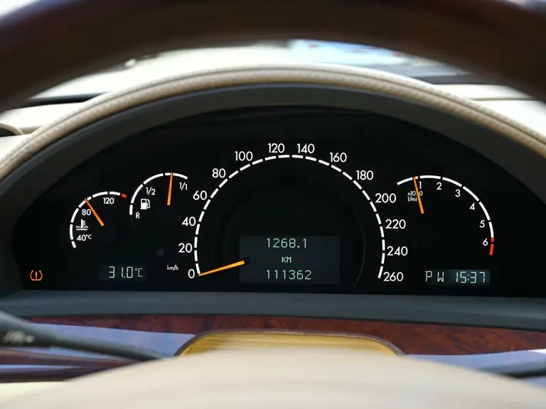 2000 Mercedes-Benz W220 S-Class - Image 11 of 31