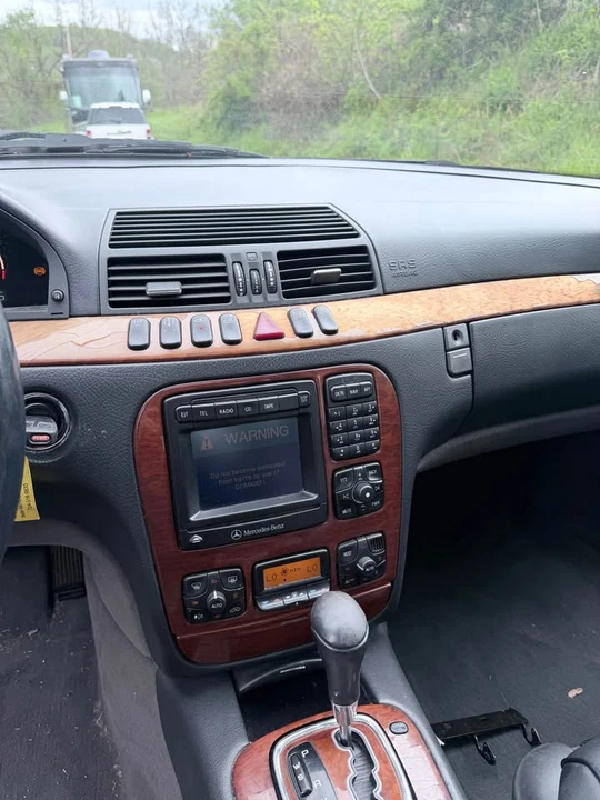 2000 Mercedes-Benz W220 S-Class - Image 11 of 12