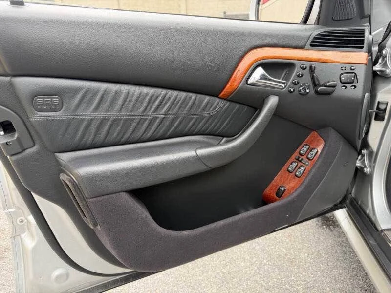 2000 Mercedes-Benz W220 S-Class - Image 13 of 17