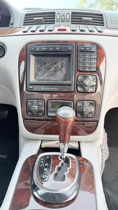 2000 Mercedes-Benz W220 S-Class - Image 9 of 12