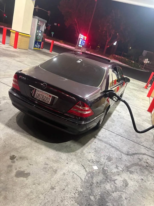 2000 Mercedes-Benz W220 S-Class - Image 2 of 11