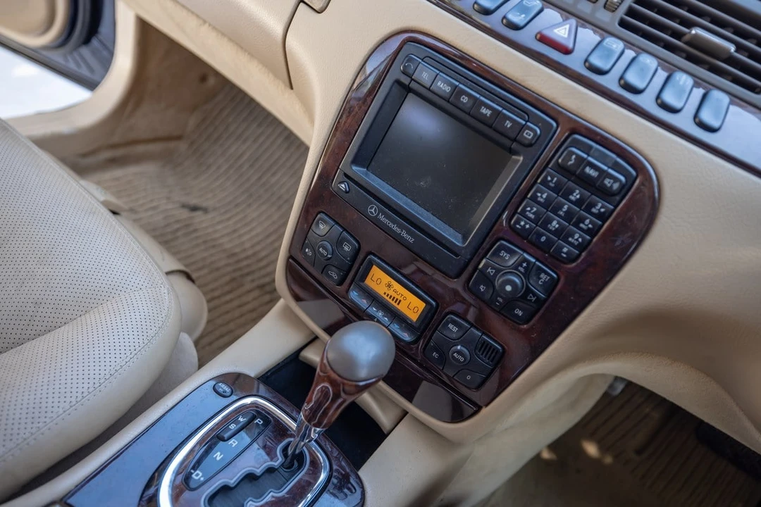 2000 Mercedes-Benz W220 S-Class - Image 28 of 30