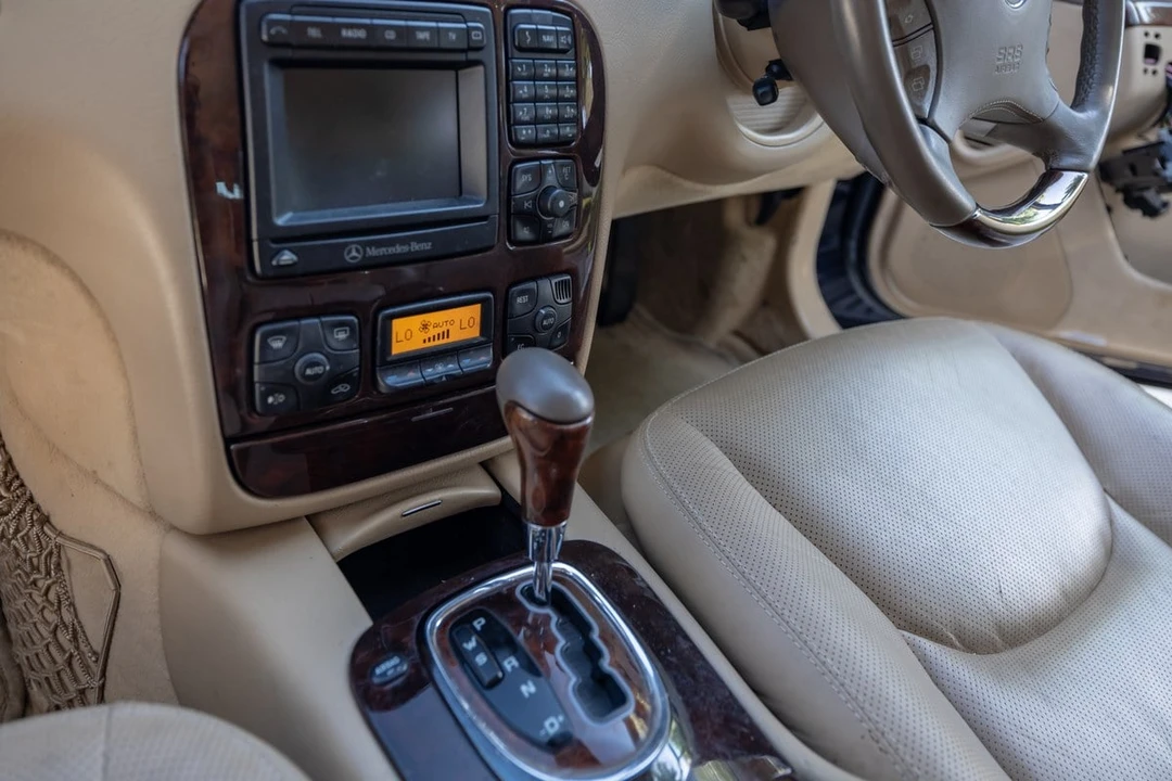 2000 Mercedes-Benz W220 S-Class - Image 26 of 30