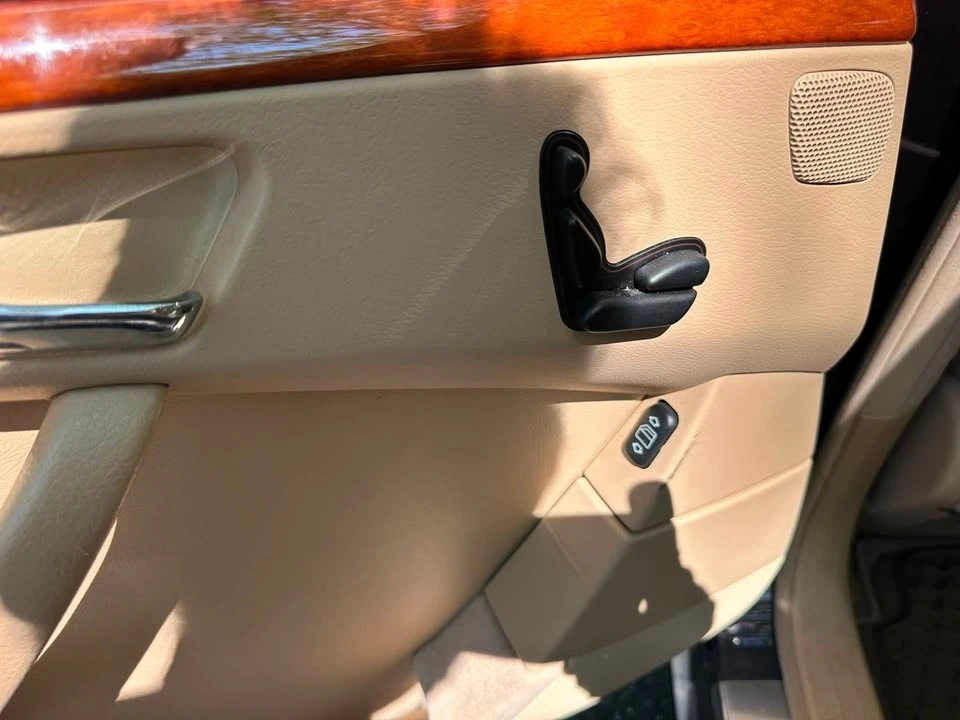 2000 Mercedes-Benz W220 S-Class - Image 11 of 17