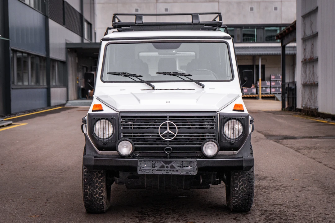 2000 Mercedes-Benz W461 G-Class - Image 2 of 31