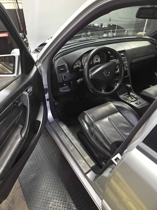2000 Mercedes-Benz W202 C-Class - Image 10 of 19