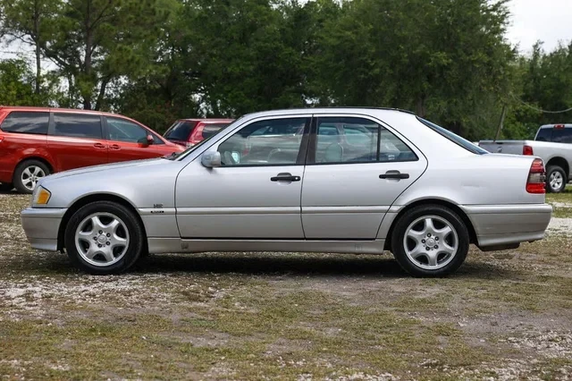 2000 Mercedes-Benz W202 C-Class - Image 5 of 17