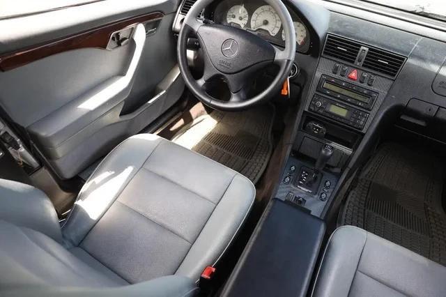 2000 Mercedes-Benz W202 C-Class - Image 17 of 17